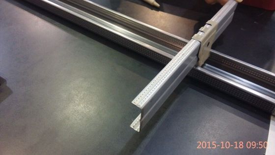 8.5kw स्टड और ट्रैक रोल बनाने की मशीन पीएलसी 12 पंक्तियाँ