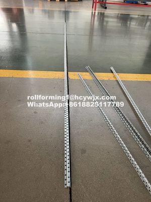 स्टील कॉइल के लिए 380v 50hz 3 चरण स्टड और ट्रैक रोल बनाने की मशीन