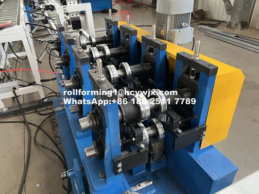 मोटाई 1.5-2 मिमी के लिए 380V / 50Hz / 3 चरण डबल सी क्लैपिंग बीम मशीन लाइन