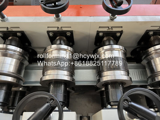 कस्टमाइज करने योग्य फीड चौड़ाई शटर डोर रोल मोल्डिंग मशीन मोटाई के लिए 0.8-1.2 मिमी