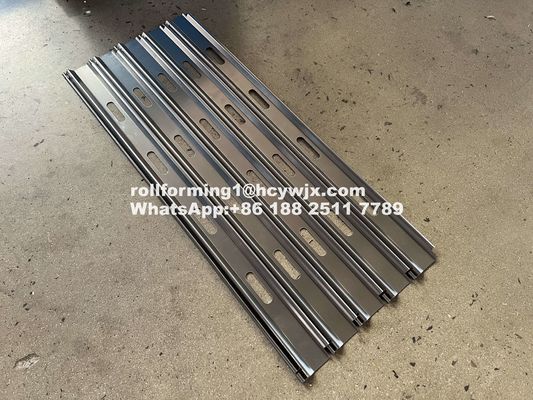 ऑनलाइन होल पंचिंग शटर डोर रोल फोर्मिंग मशीन मलेशिया