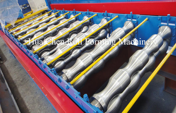 15/21 पंक्तियों के साथ उच्च आवृत्ति डबल परत घुटा हुआ टाइल रोल बनाने की मशीन