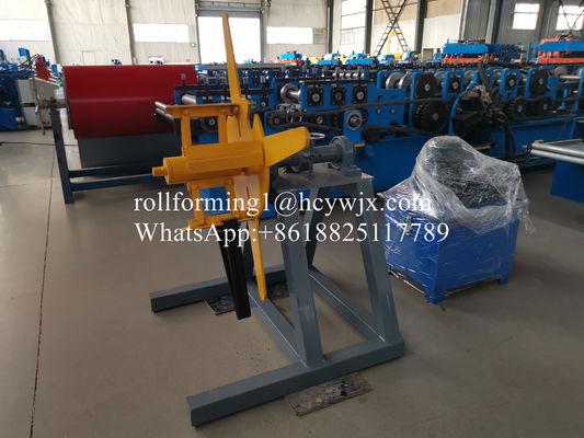 0.3 मिमी मोटाई के लिए नॉन स्टॉप कटिंग यू सेक्शन स्टड बनाने की मशीन